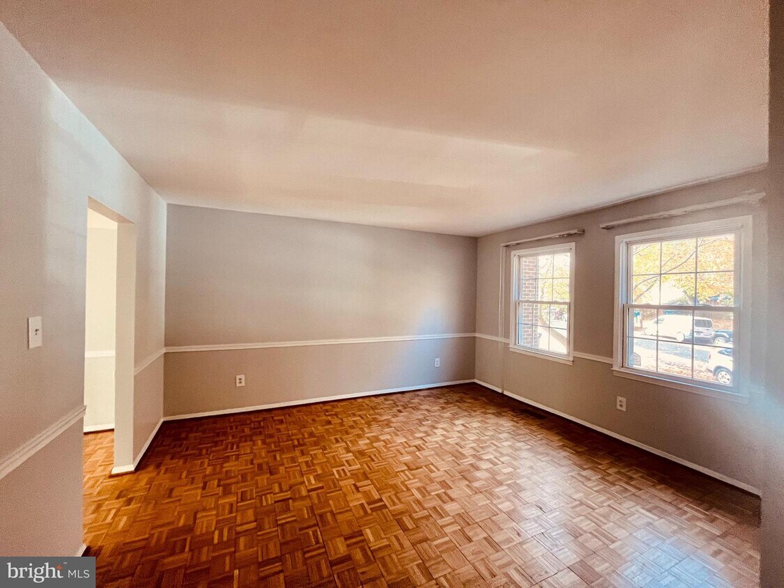 8353 Thompson Rd, Annandale, VA 22003 Townhome Rentals in Annandale