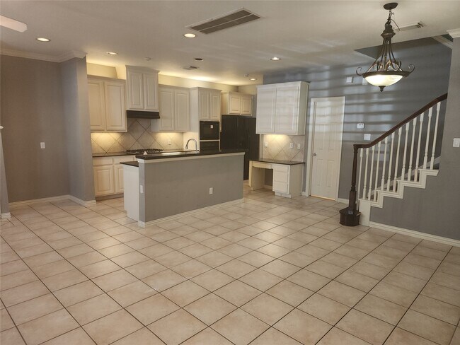 Building Photo - 7111 Harmony Cove