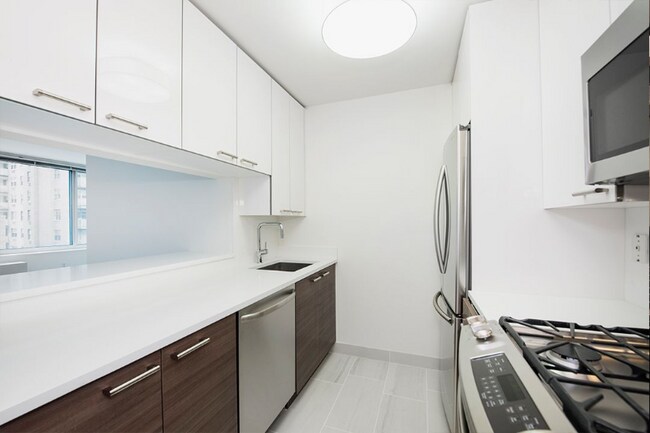 Building Photo - 240 East 86th St