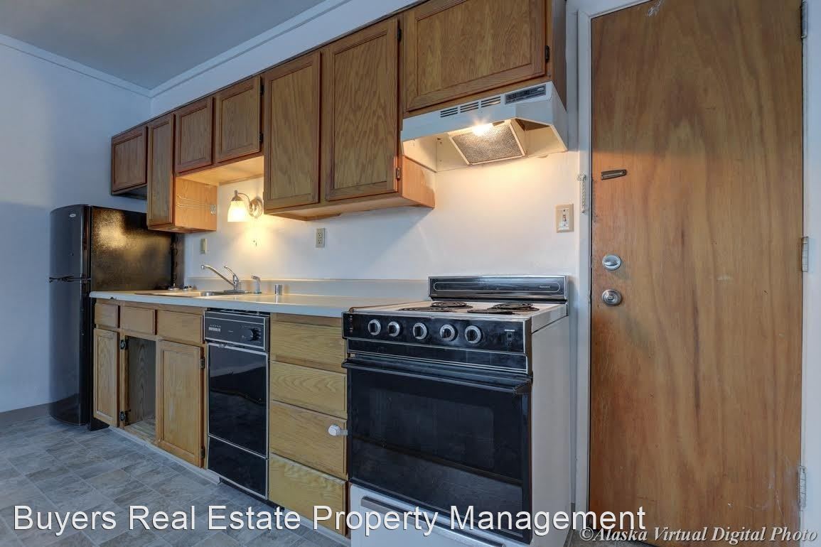 Foto principal - 8301 Rangeview Ave