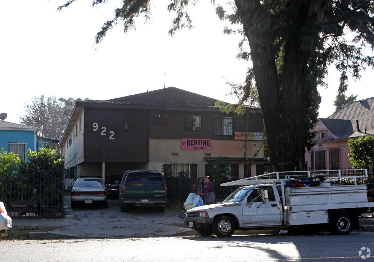 Building Photo - 922 E Adams Blvd