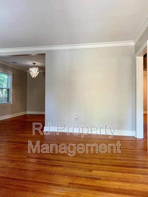 Photo - 2888 Midland Ave House