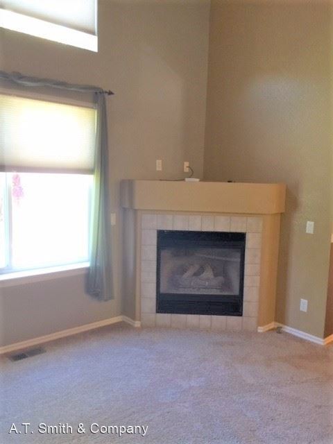Building Photo - 3 br, 2.5 bath House - 2843 Calkins Place