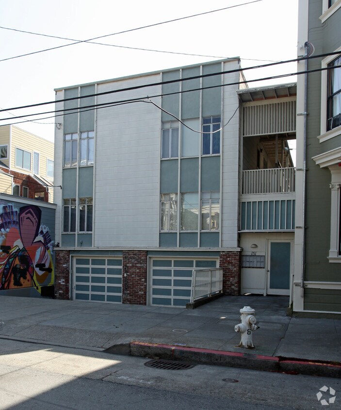 Building Photo - 151 Albion St