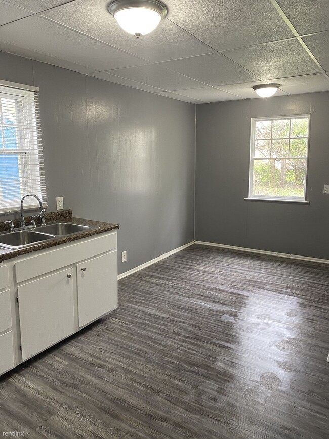 Building Photo - 2 br, 1 bath House - 449 W Stewart St
