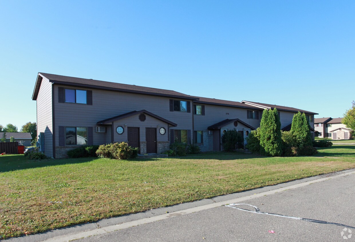 376 W Johnson St, River Falls, WI 54022 Apartments in River Falls, WI