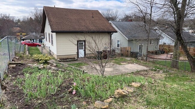 Foto del edificio - 1561 Sacramento Ave