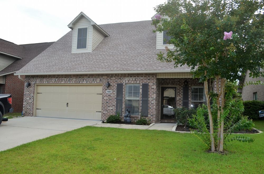 Beautiful Upgraded 4 Bedroom Home in Navarre House for Rent in