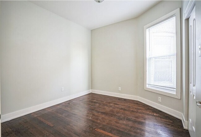 Foto del edificio - 6434 S Eberhart Ave