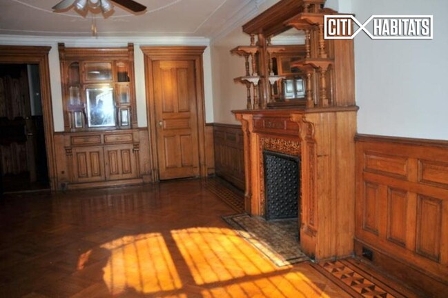 Foto del edificio - 415 Tompkins Ave