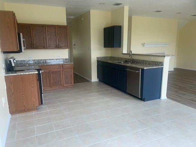 Building Photo - 2108 Northridge Dr