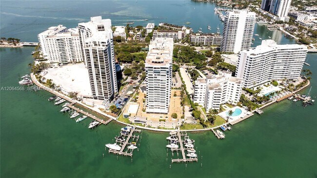 Foto del edificio - 11 Island Ave