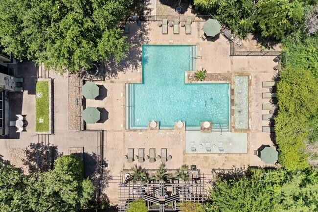 Foto del edificio - The Lodge at Pecan Creek
