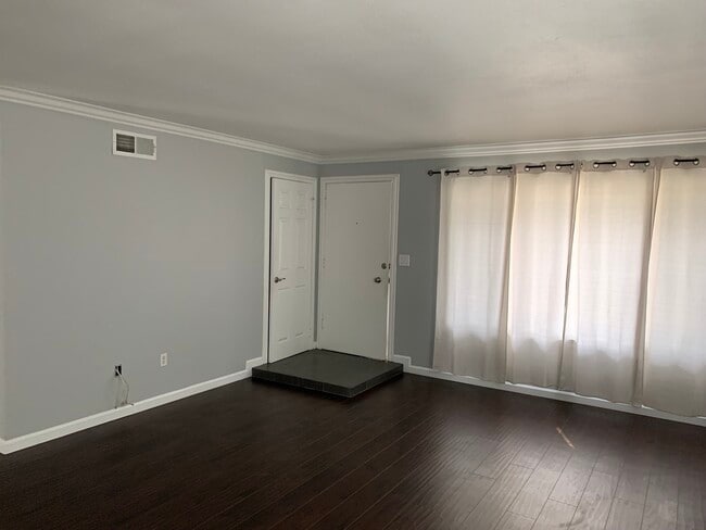 Building Photo - 340 Pacific St