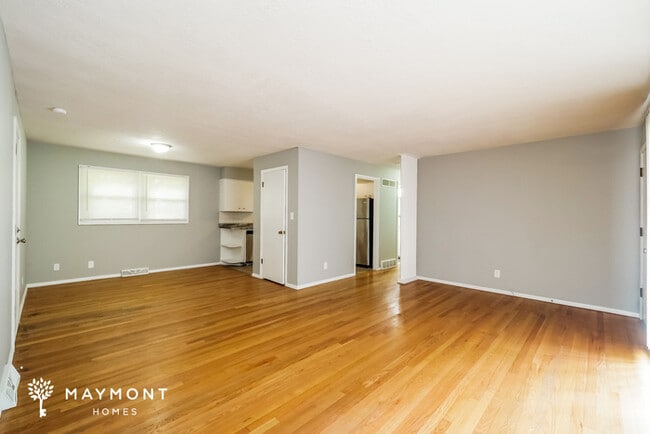 Building Photo - Cute 3 Bedroom in Meadowbrook Subdivision