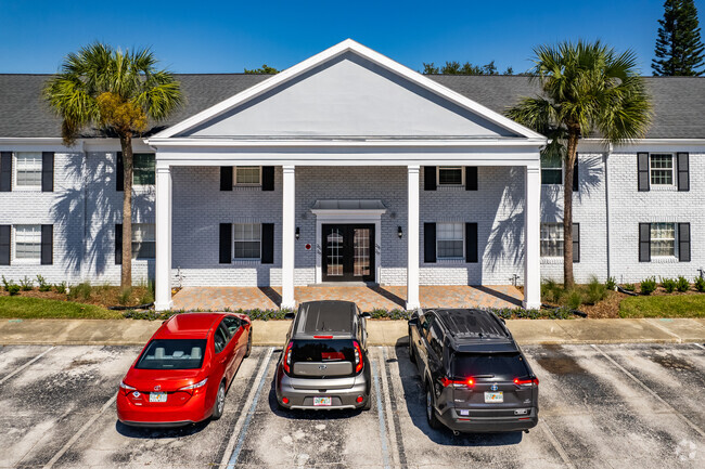 Building Photo - The Stratford at Winter Park Condominiums