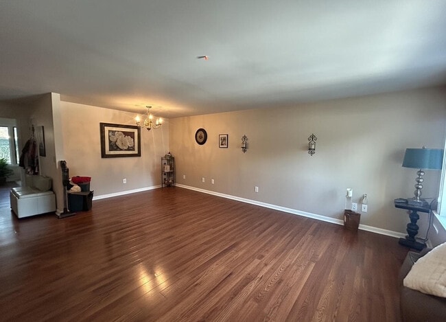 Image virtually staged for illustrative purposes (to remove personal belongings). - 9 Augusta Dr