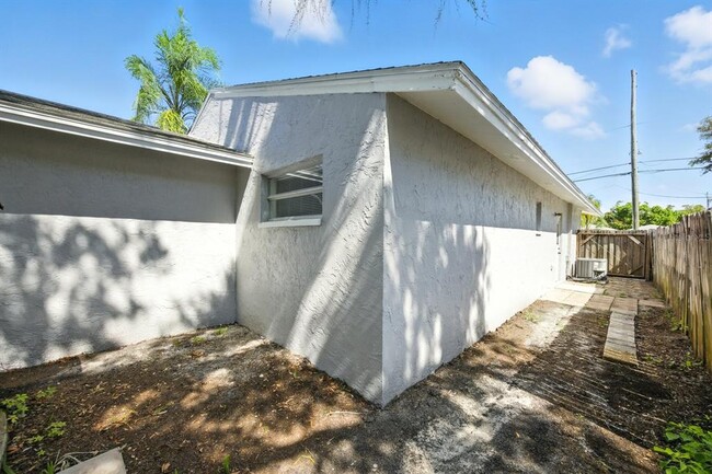 Building Photo - 3165 Downing St