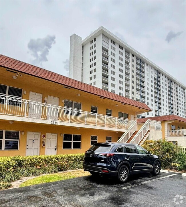 Building Photo - 2121 N Ocean Blvd