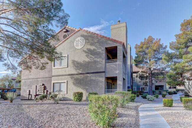 Foto del edificio - Fully furnished Condo in a great location!