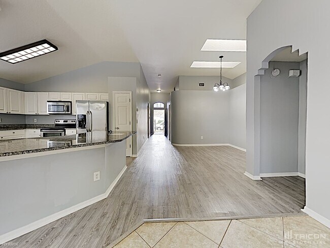 Building Photo - 8821 Key W Cir