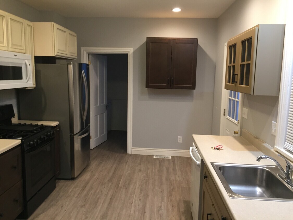 123 E Cherry St, Palmyra, PA 17078 Townhome Rentals in Palmyra PA