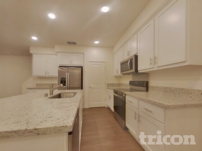 Building Photo - 2046 Delta Vw Ave