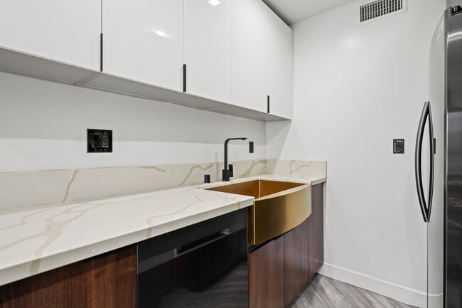 Unit 4 is taken - 230 S. Carondelet St.