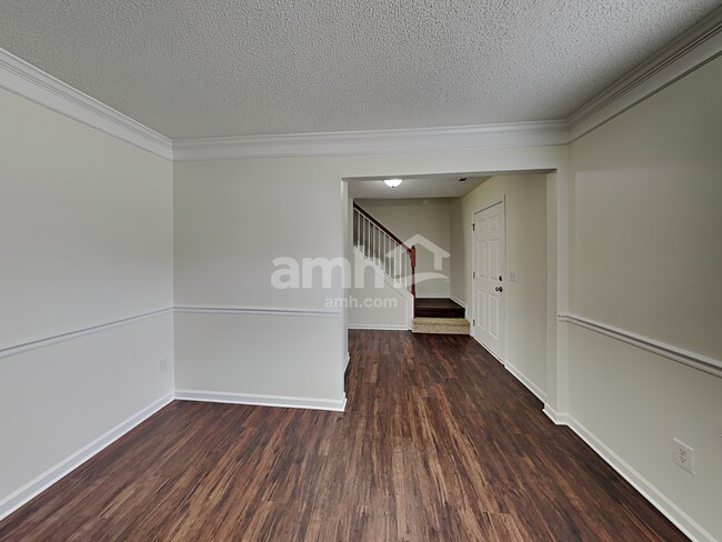 Building Photo - 3601 Edgeview Dr