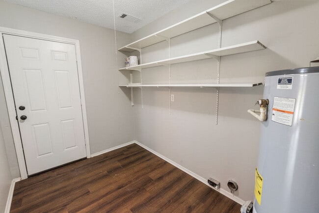 Building Photo - Trailwood