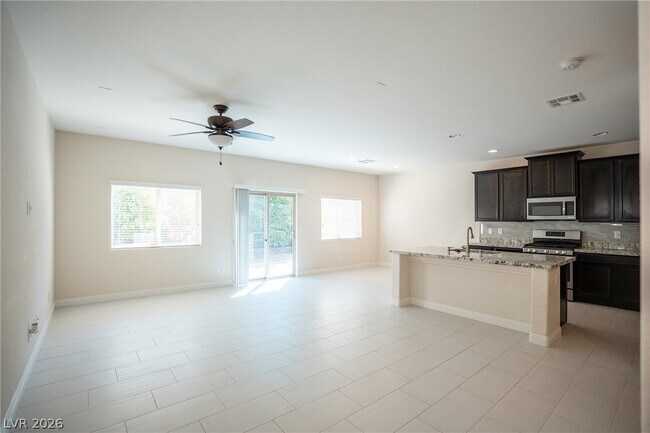 Foto del edificio - 9419 Sparkling Wing Ct