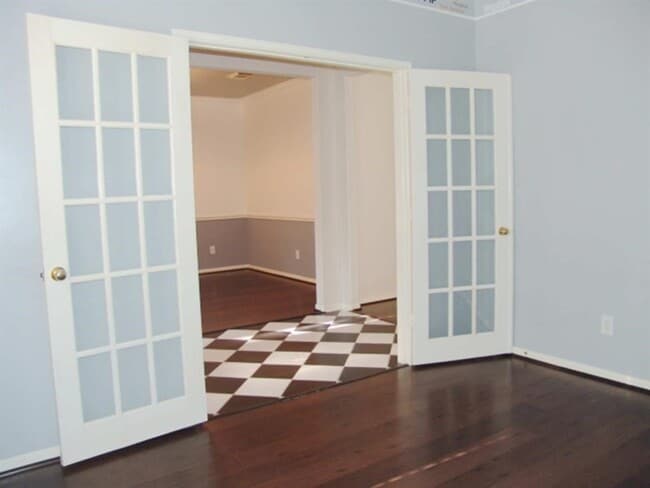 Foto del edificio - 3127 Edgewood Dr