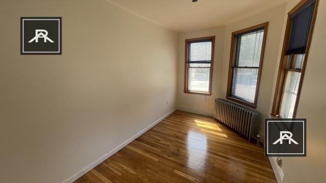 Foto del edificio - 3 bedroom in Brookline MA 02445