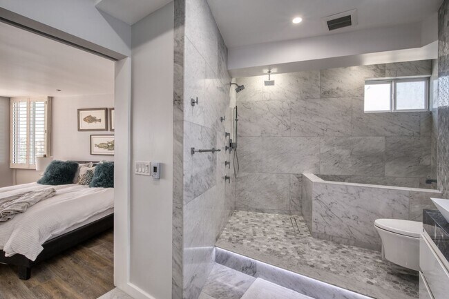 Foto del edificio - Gorgeous Home in Secured High-rise Buildin...