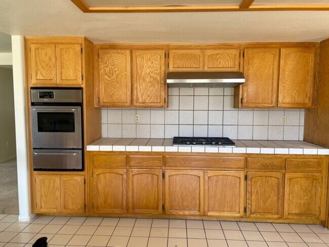 Building Photo - 27401 Lakeview Dr