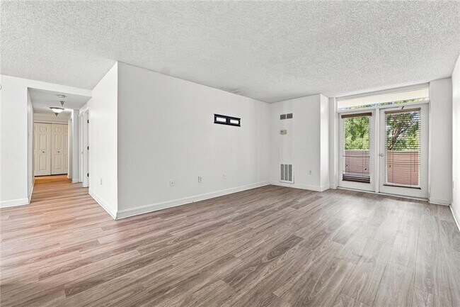 Foto del edificio - 375 Ralph McGill Blvd NE