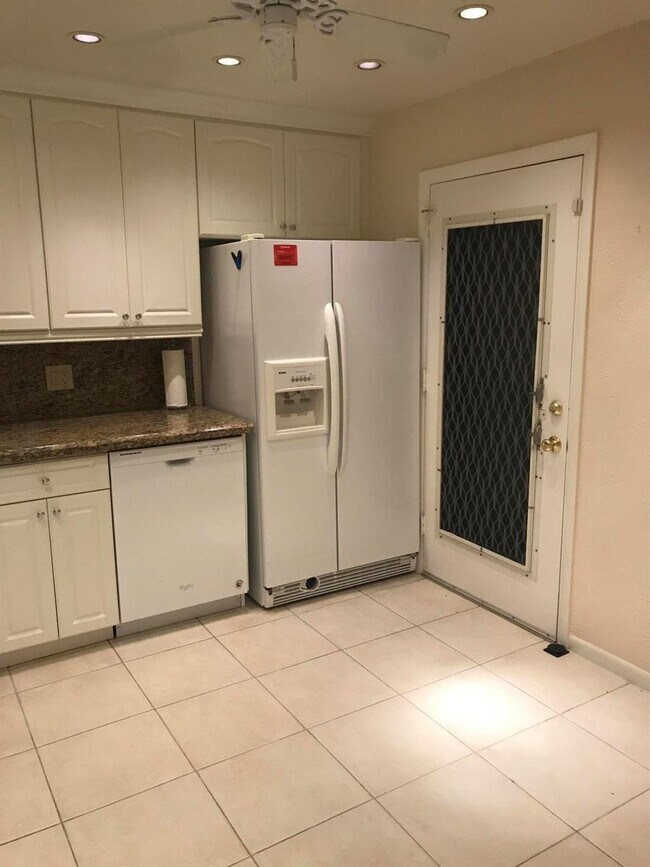 Foto del edificio - 3300 Spanish Moss Ter