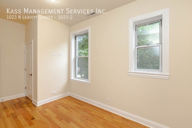 Building Photo - 1023 N Leavitt St