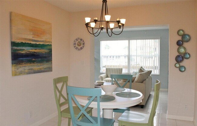 Foto del edificio - 2706 NE 57th St