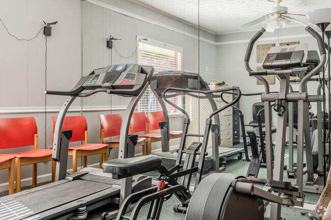 Fitness Center - Clarkston Oaks Apartments