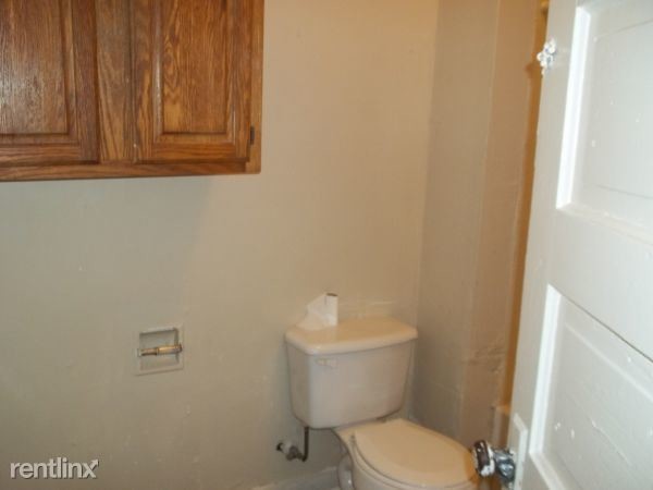 Building Photo - 1108 N Waco Ave