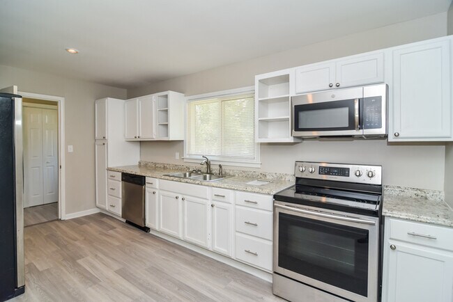 Foto del edificio - 2208 Sharon St NW
