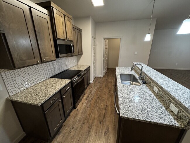 Foto del edificio - Townhome Located South Of Town Near Cooper...