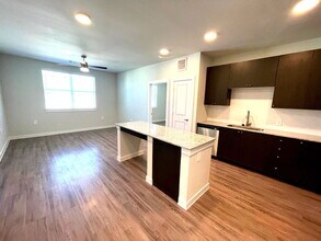 Building Photo - 3001 NE Inner Loop