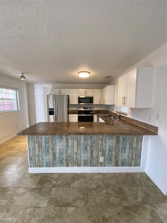 Building Photo - 3 br, 2.5 bath House - 90 NW 110th Ave
