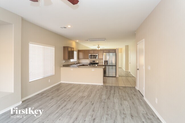 Foto del edificio - 6233 Highland Gardens Dr