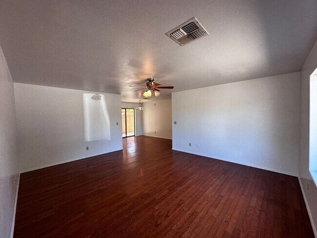 Foto del edificio - 3 Bedroom 2 Bathroom Home