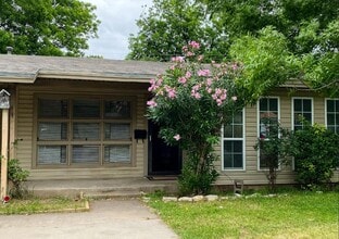 Building Photo - 2217 N 41st St