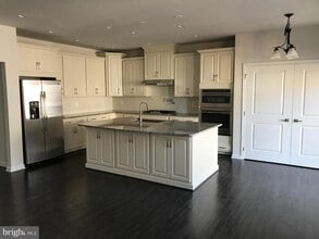 Building Photo - 43220 Thoroughfare Gap Terrace