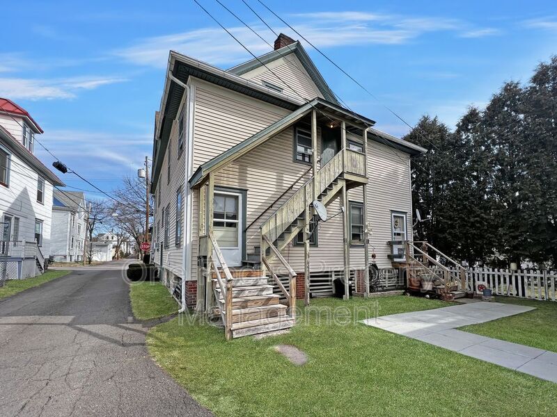 434 Jefferson St, Bloomsburg, PA 17815 Condo for Rent in Bloomsburg
